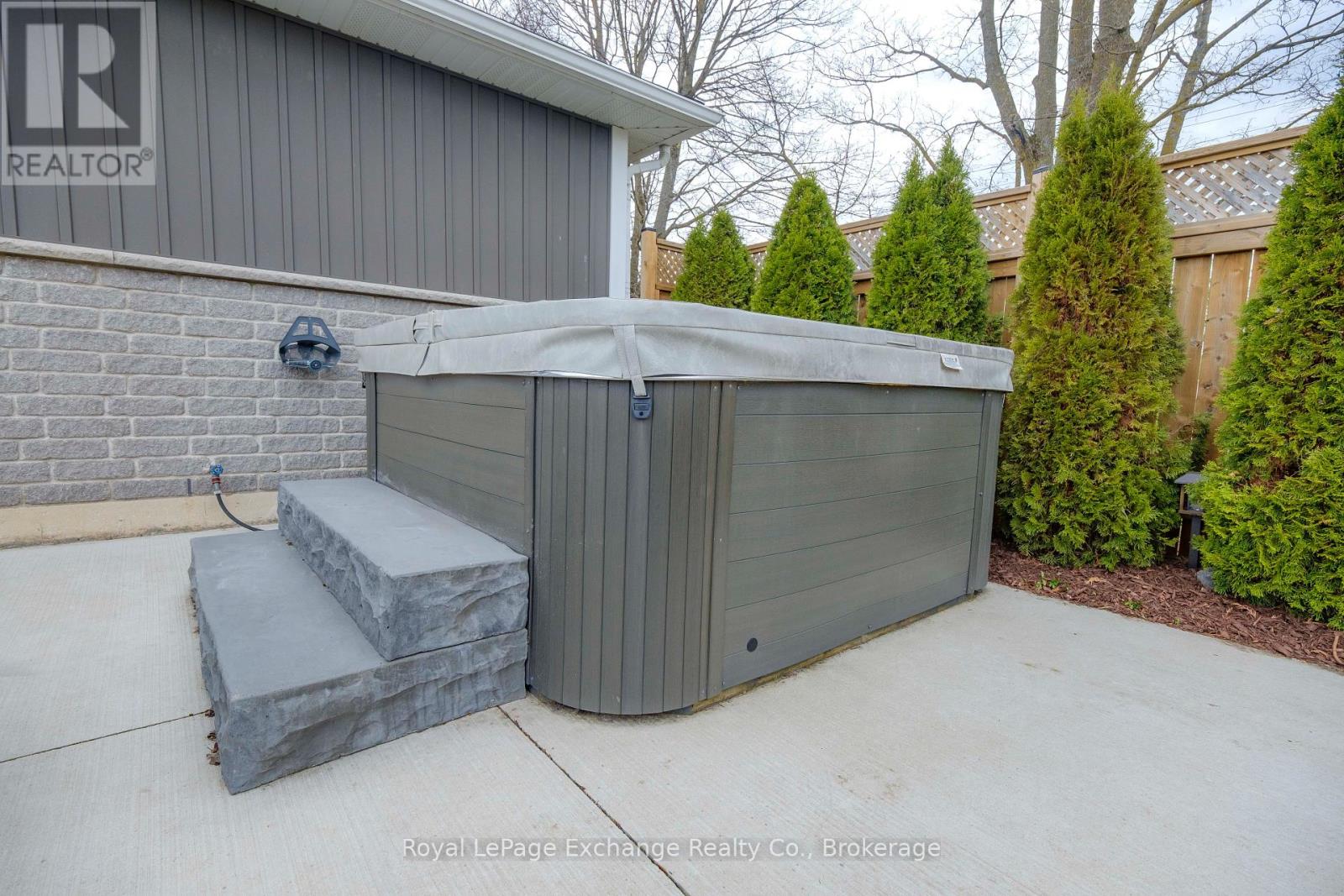 375 Kincardine Street N, West Grey, Ontario  N0G 1R0 - Photo 28 - X12119830