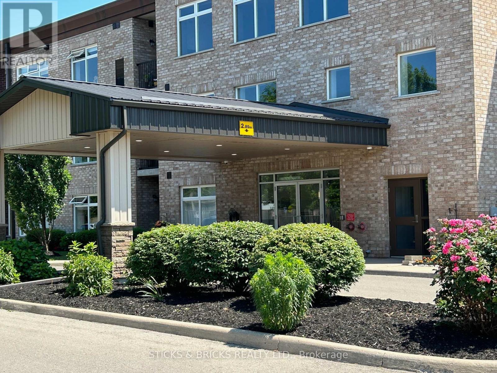 Property at 111 - 4644 PETTIT AVENUE image 1