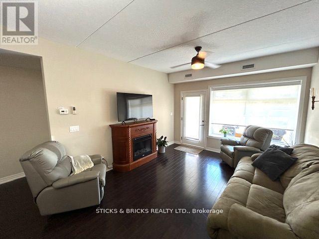 111 - 4644 Pettit Avenue, Niagara Falls, Ontario  L2E 0B4 - Photo 6 - X12119873