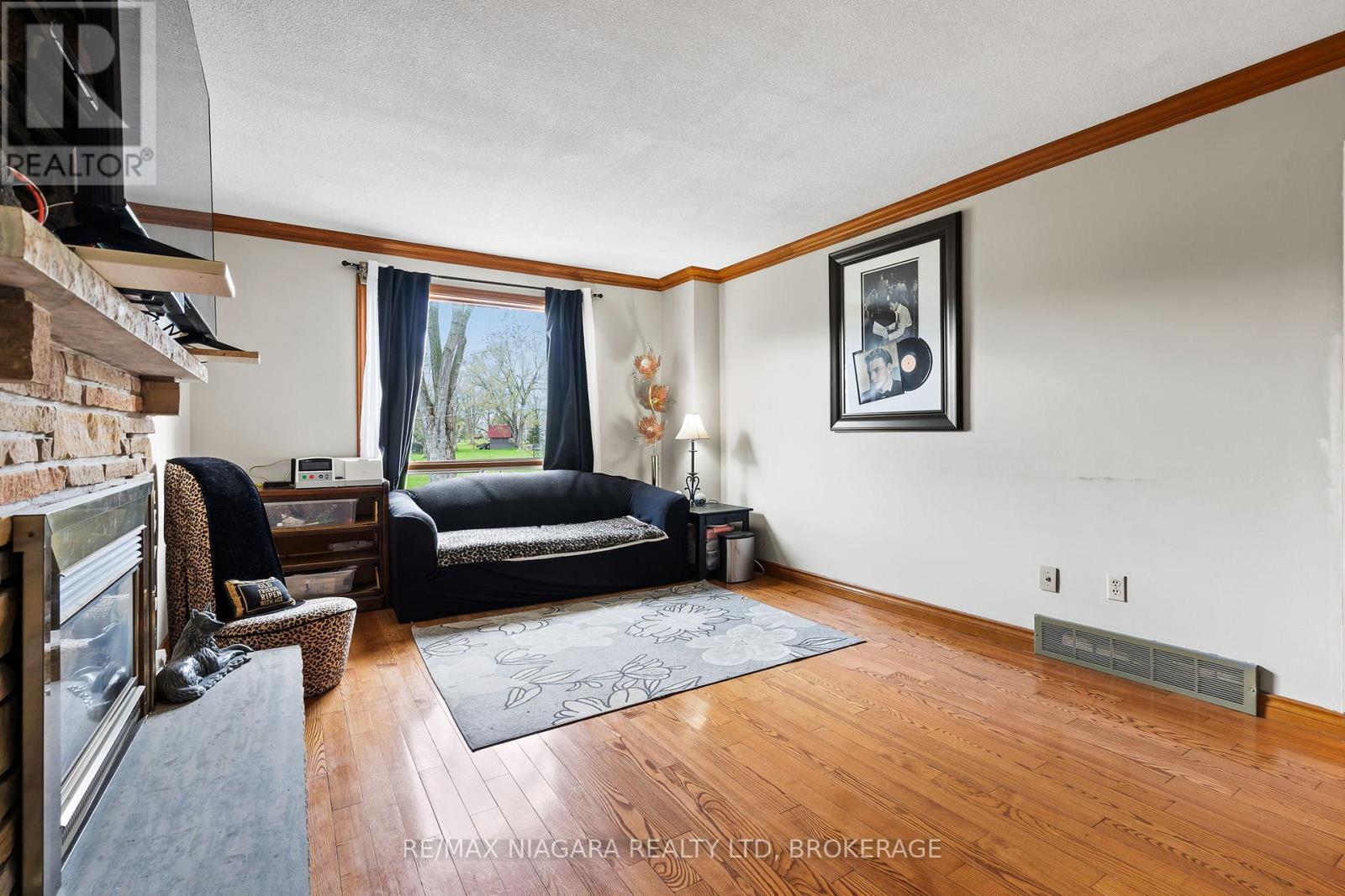 231 West Side Road, Port Colborne (Main Street), Ontario  L3K 5L1 - Photo 8 - X12119882