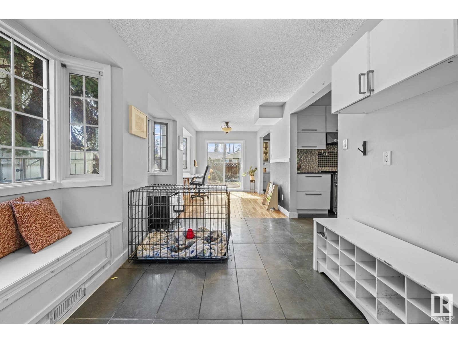Property at 9015 140 ST NW image 3