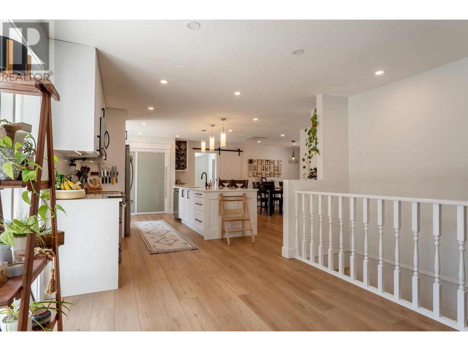 Property at 400 Clifton Road image 2