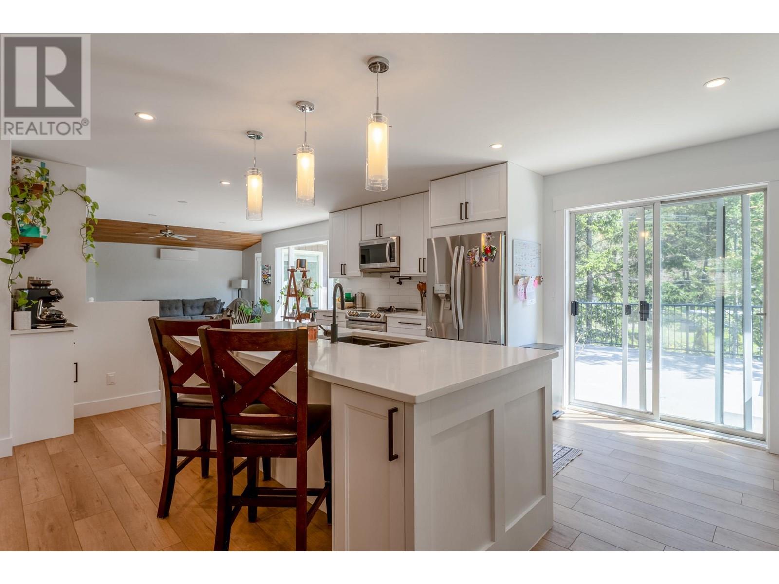 Property at 400 Clifton Road image 4