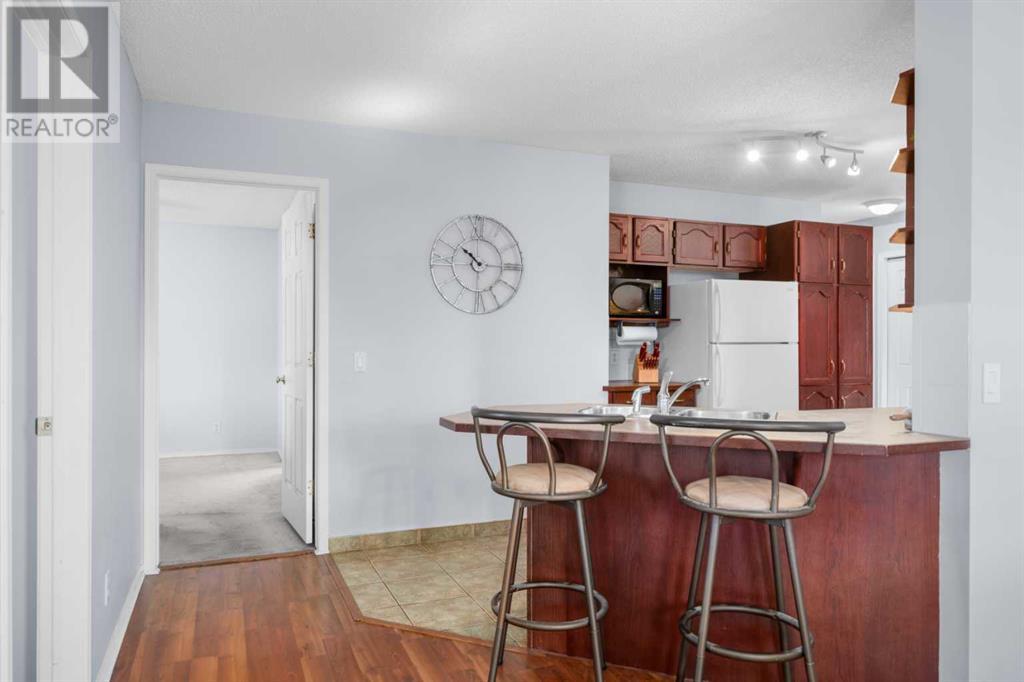 Property at 303, 39 Hidden Creek Place NW image 4
