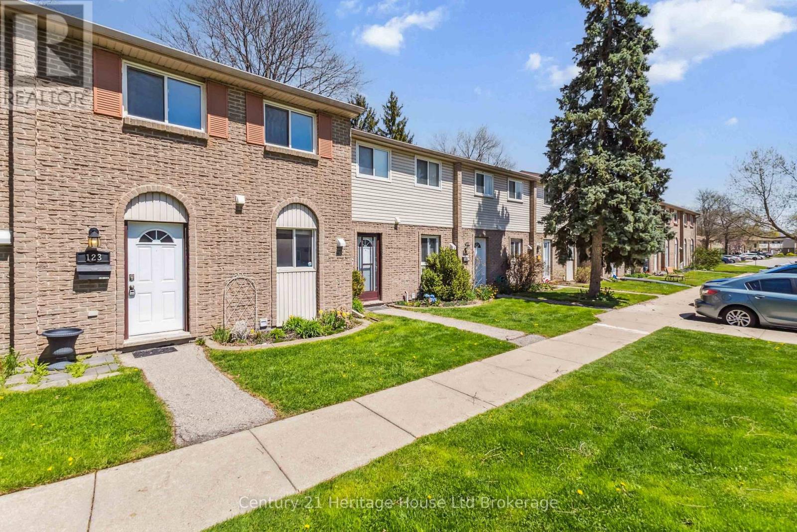 Property at 123 - 166 SOUTHDALE ROAD W image 4