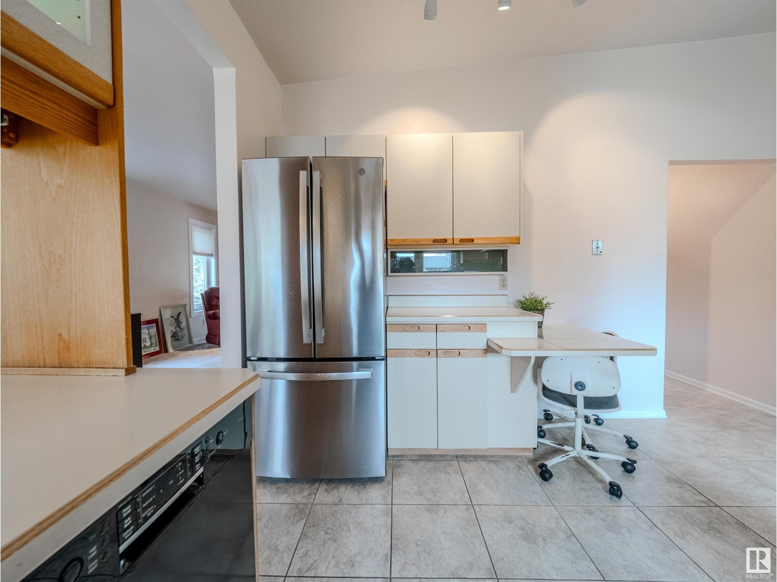 Property at 15414 81 AV NW image 4