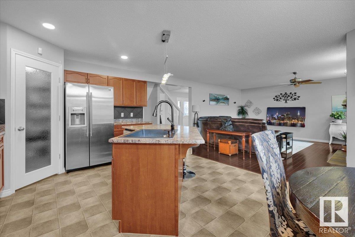 6443 164 Av Nw, Edmonton, Alberta  T5Y 3J2 - Photo 7 - E4434024