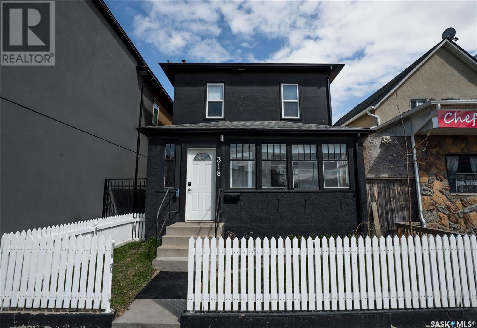 Property at 318 C AVENUE S image 1