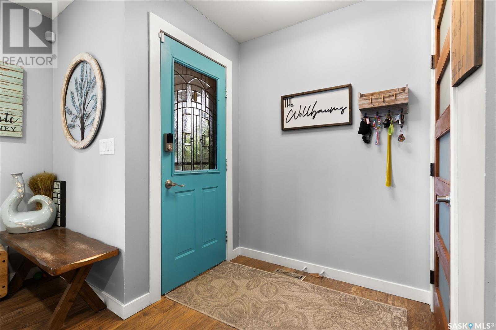 Property at 120 Connaught CRESCENT image 3