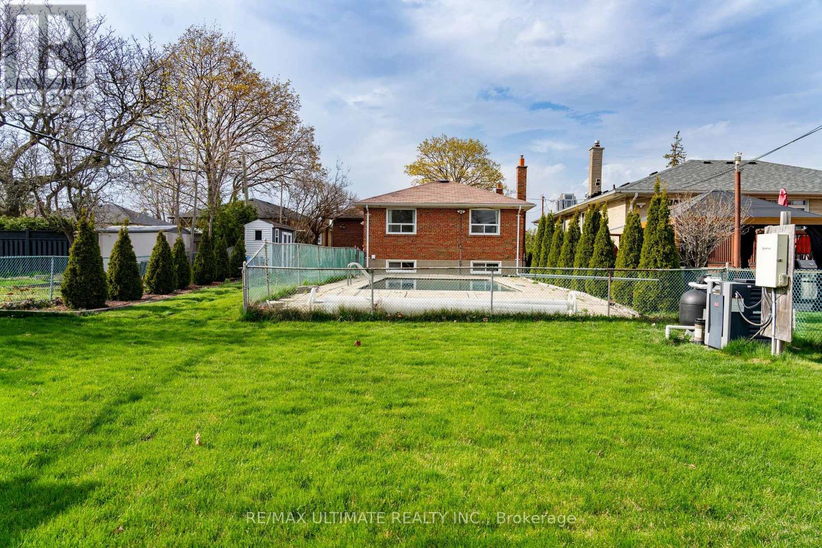 6 Baskerville Crescent, Toronto, Ontario  M9C 1T7 - Photo 8 - W12119710