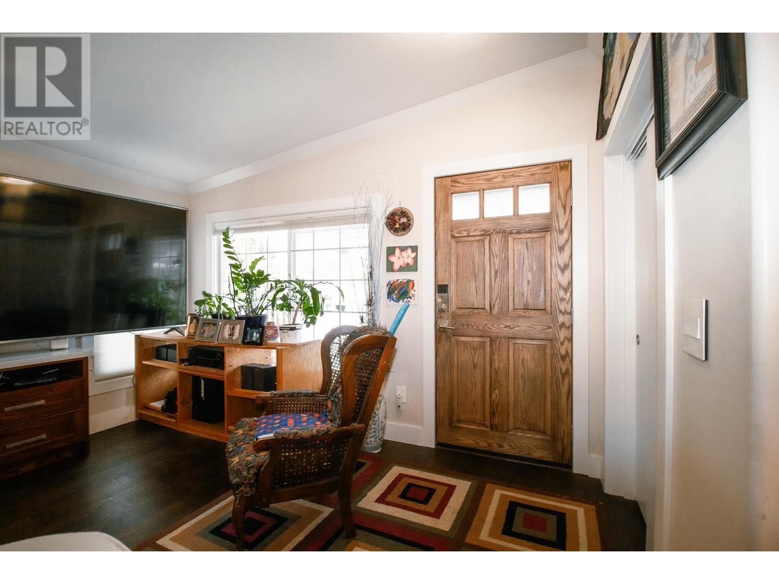 1061 Edgewater Crescent, Squamish, British Columbia  V8B 0B3 - Photo 3 - R2993743