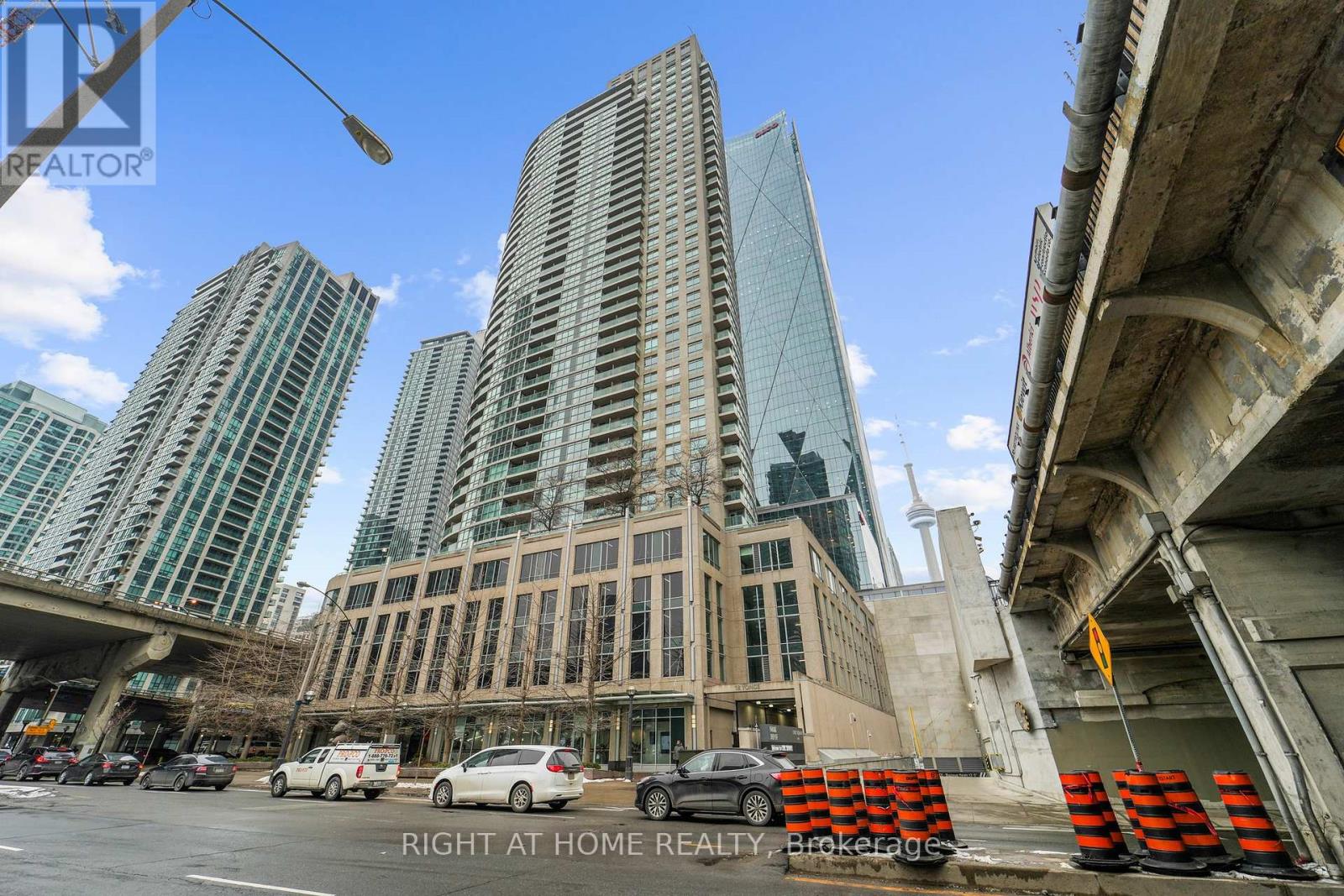 2315 - 18 Yonge Street, Toronto, Ontario  M5E 1Z8 - Photo 1 - C12119865