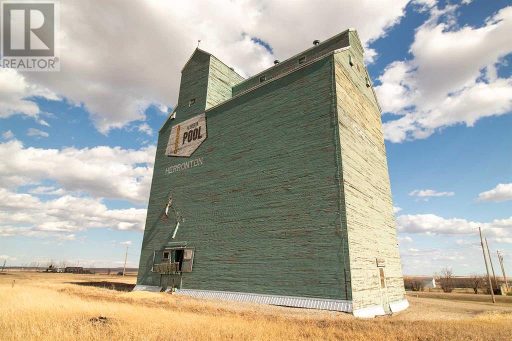 318 Railway Avenue, Herronton, Alberta  T0L 0L0 - Photo 1 - A2214369