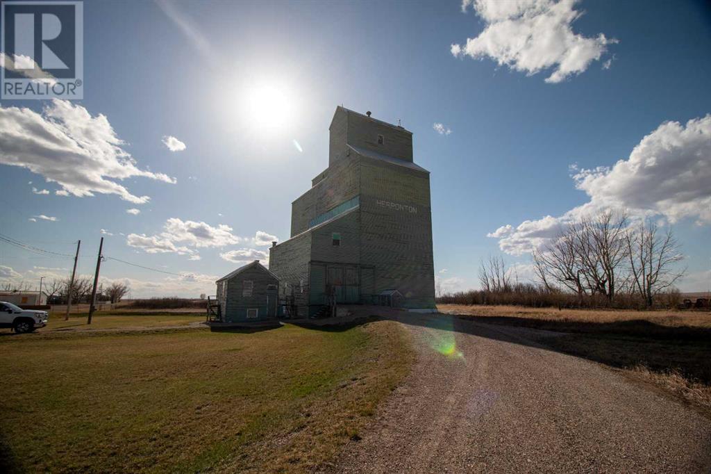318 Railway Avenue, Herronton, Alberta  T0L 0L0 - Photo 3 - A2214369