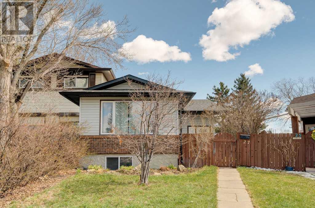 Property at 27 Rundlelawn Court NE image 2