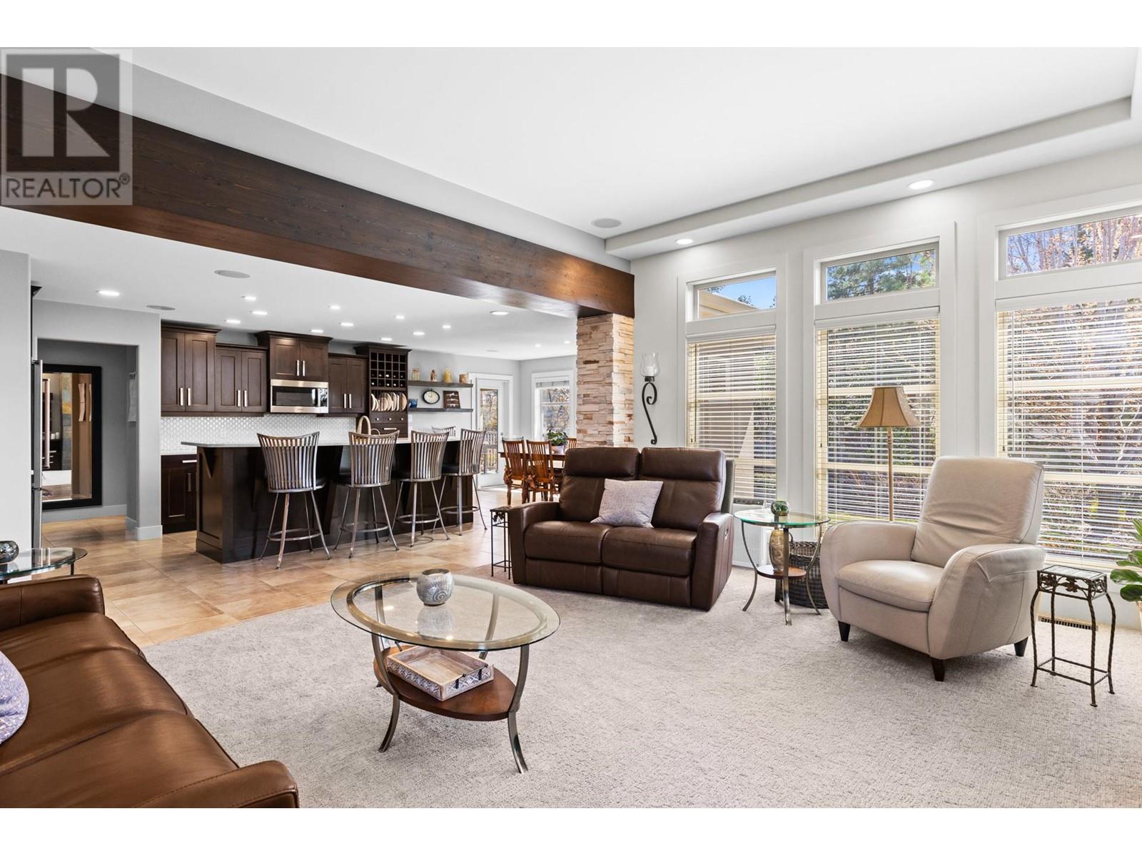 Property at 2516 Selkirk Drive image 2