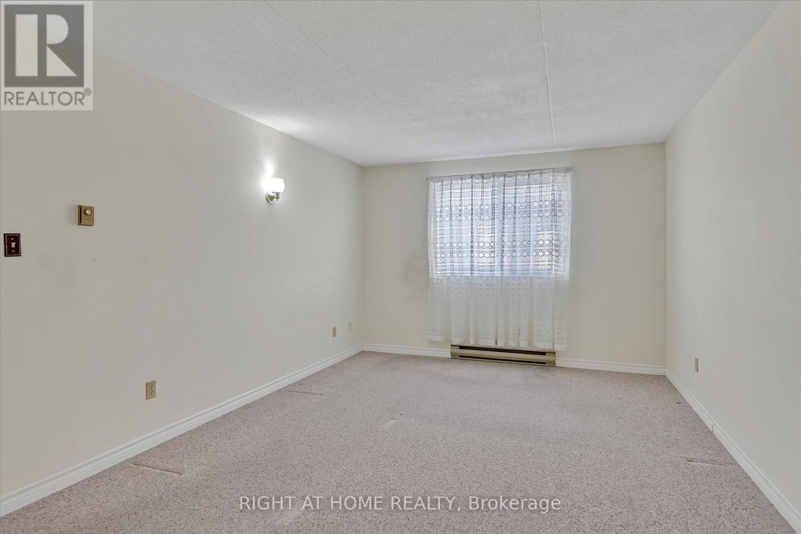 208 - 795 Sherbrooke Street, Peterborough West, Ontario  K9J 2R2 - Photo 15 - X12119928