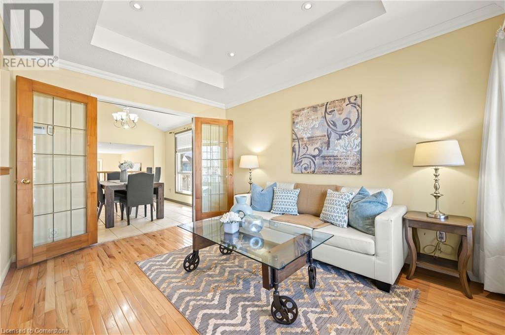 Property at 15 ABBEYWOOD Crescent image 1