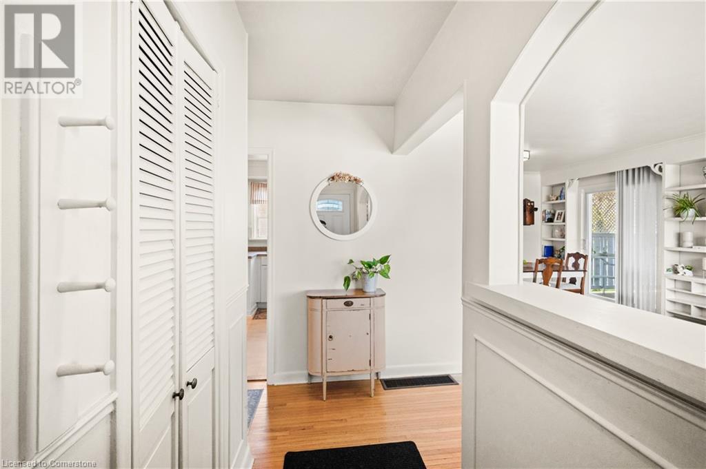 Property at 20 SIGMONT Road image 4