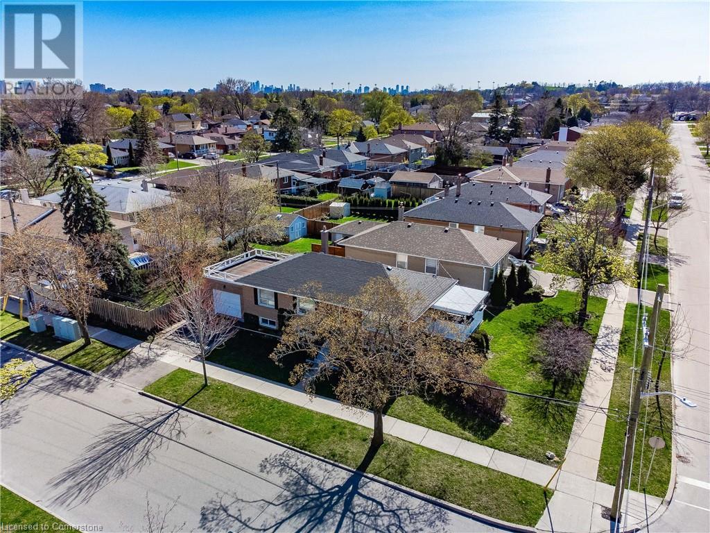 Property at 20 SIGMONT Road image 3