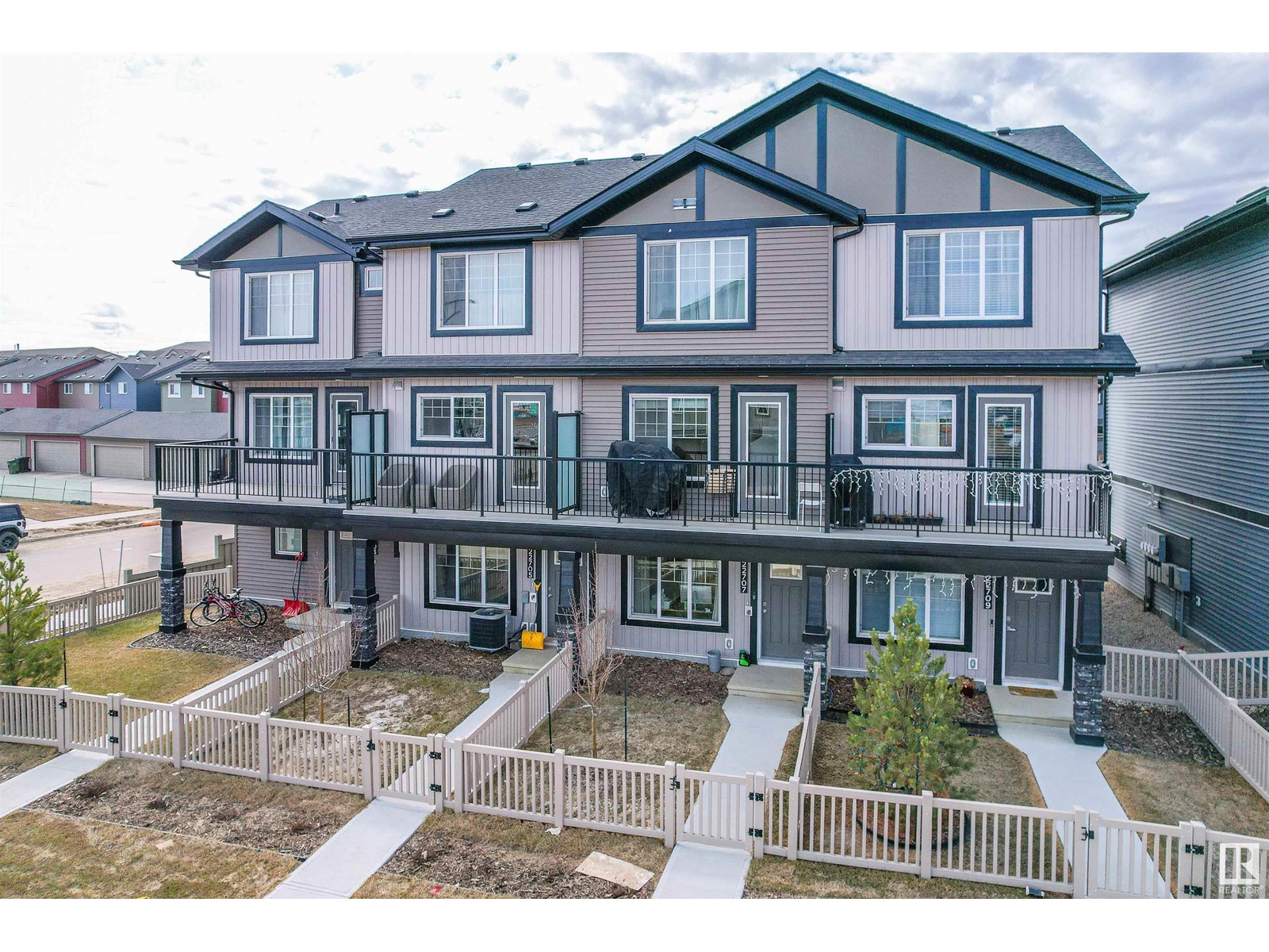 Property at 22707 84 AV NW image 1