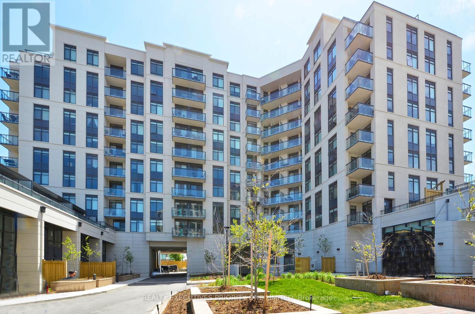 Property at 514 - 24 WOODSTREAM BOULEVARD image 2