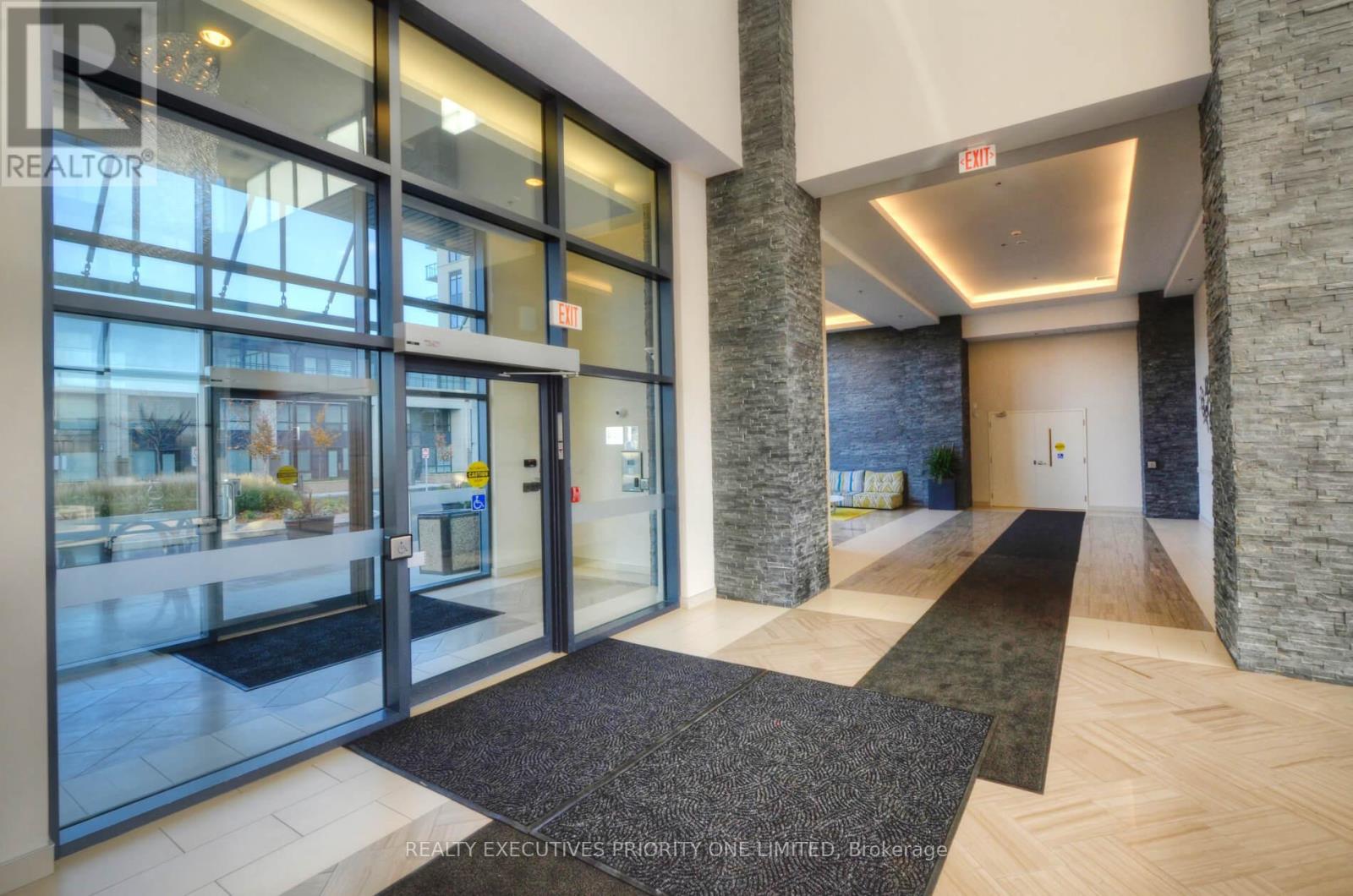 Property at 514 - 24 WOODSTREAM BOULEVARD image 3