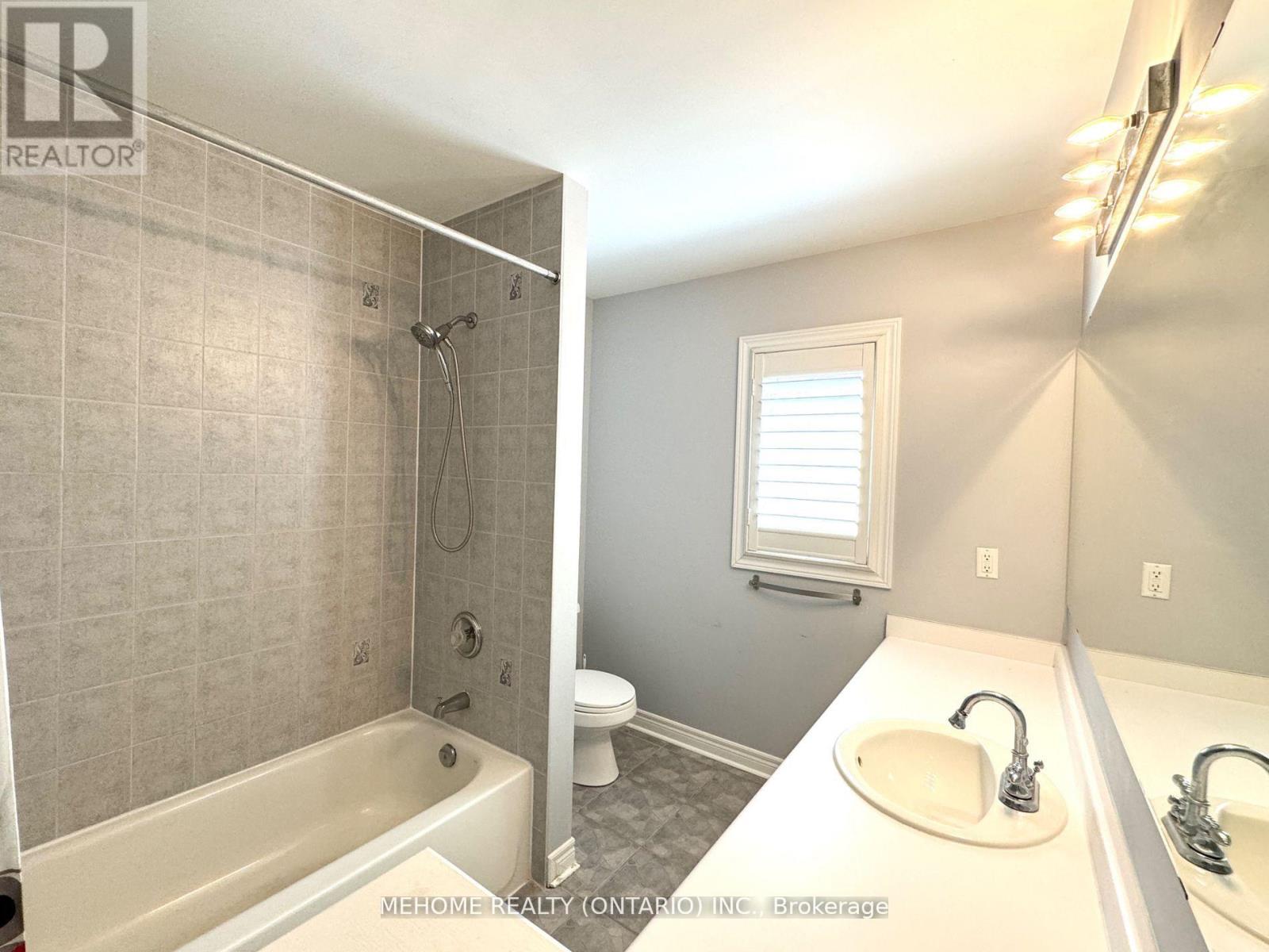 9 Ridgecrest Road, Markham, Ontario  L6C 2V2 - Photo 15 - N12119850