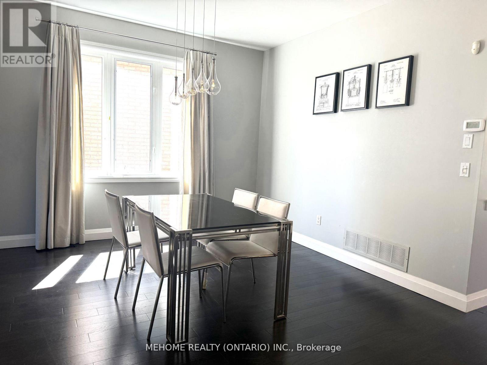 9 Ridgecrest Road, Markham, Ontario  L6C 2V2 - Photo 7 - N12119850