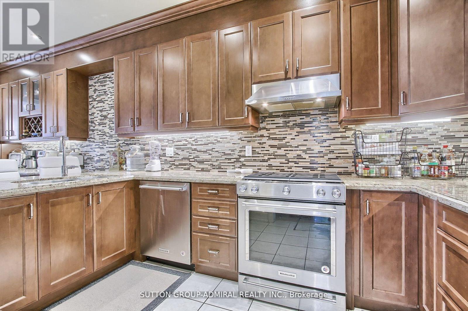 50 Guery Crescent, Vaughan, Ontario  L4L 9P5 - Photo 10 - N12119856