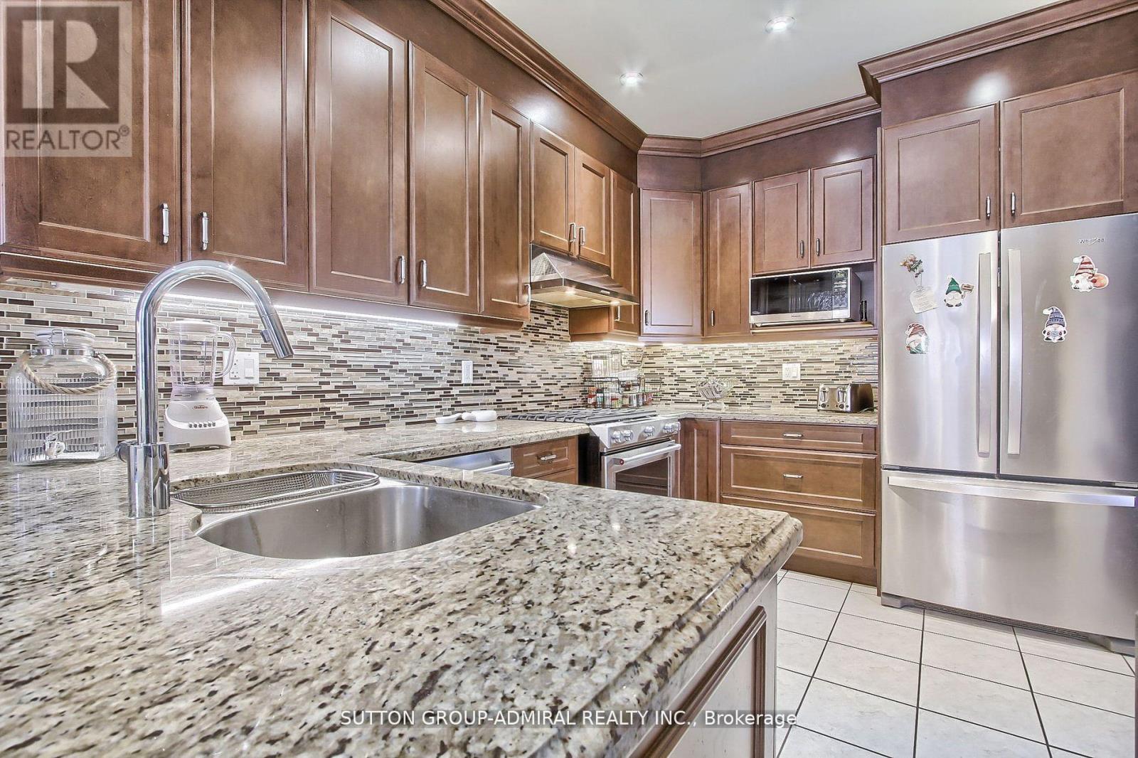 50 Guery Crescent, Vaughan, Ontario  L4L 9P5 - Photo 11 - N12119856
