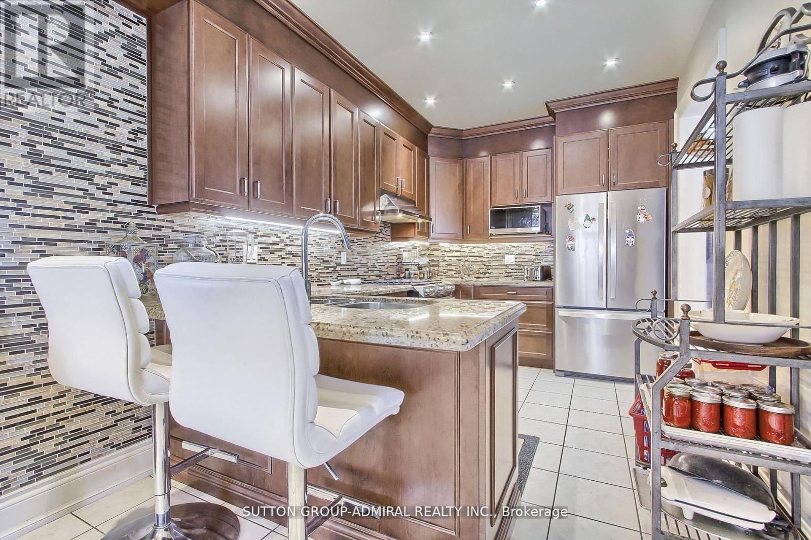 50 Guery Crescent, Vaughan, Ontario  L4L 9P5 - Photo 12 - N12119856