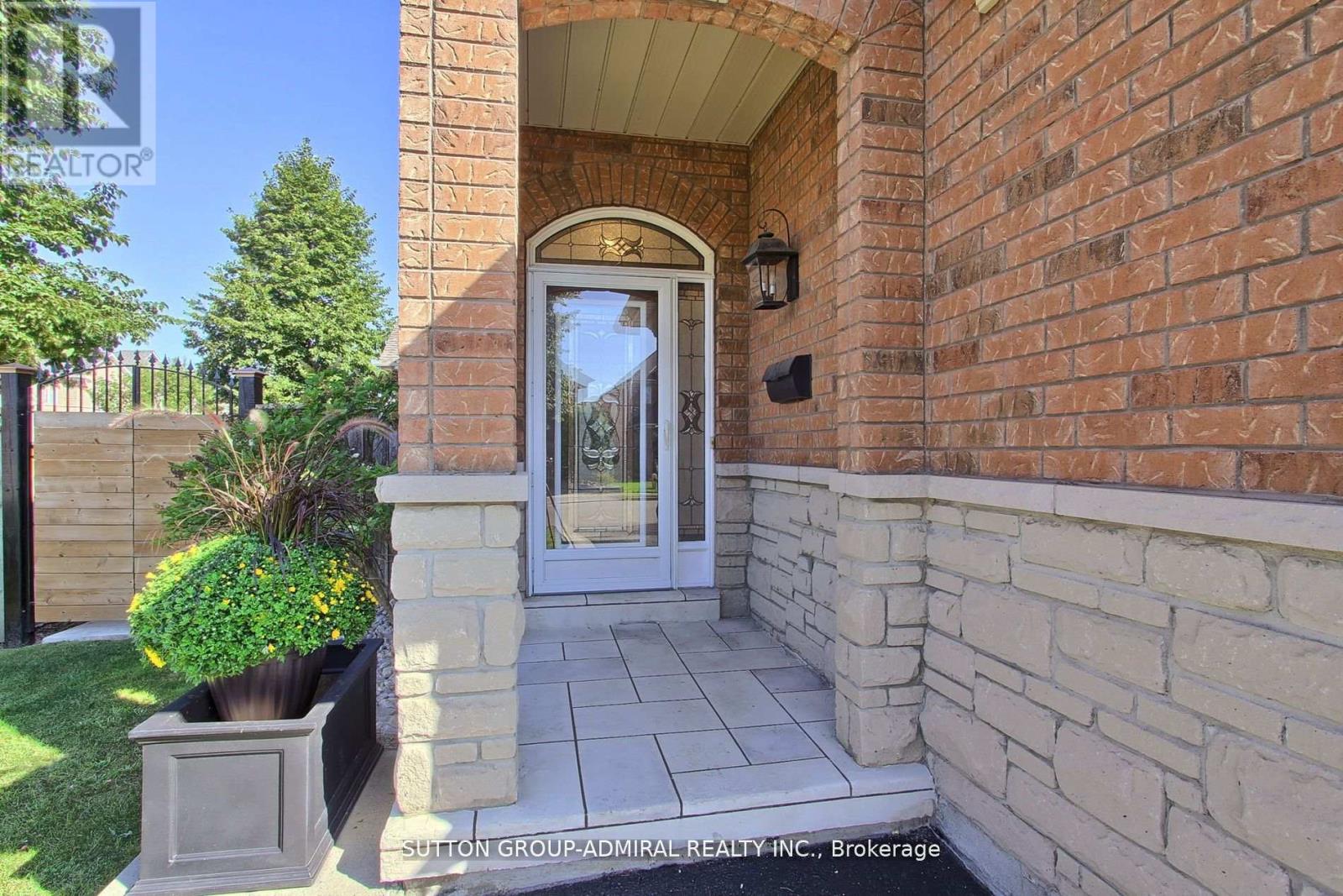 Property at 50 GUERY CRESCENT image 3