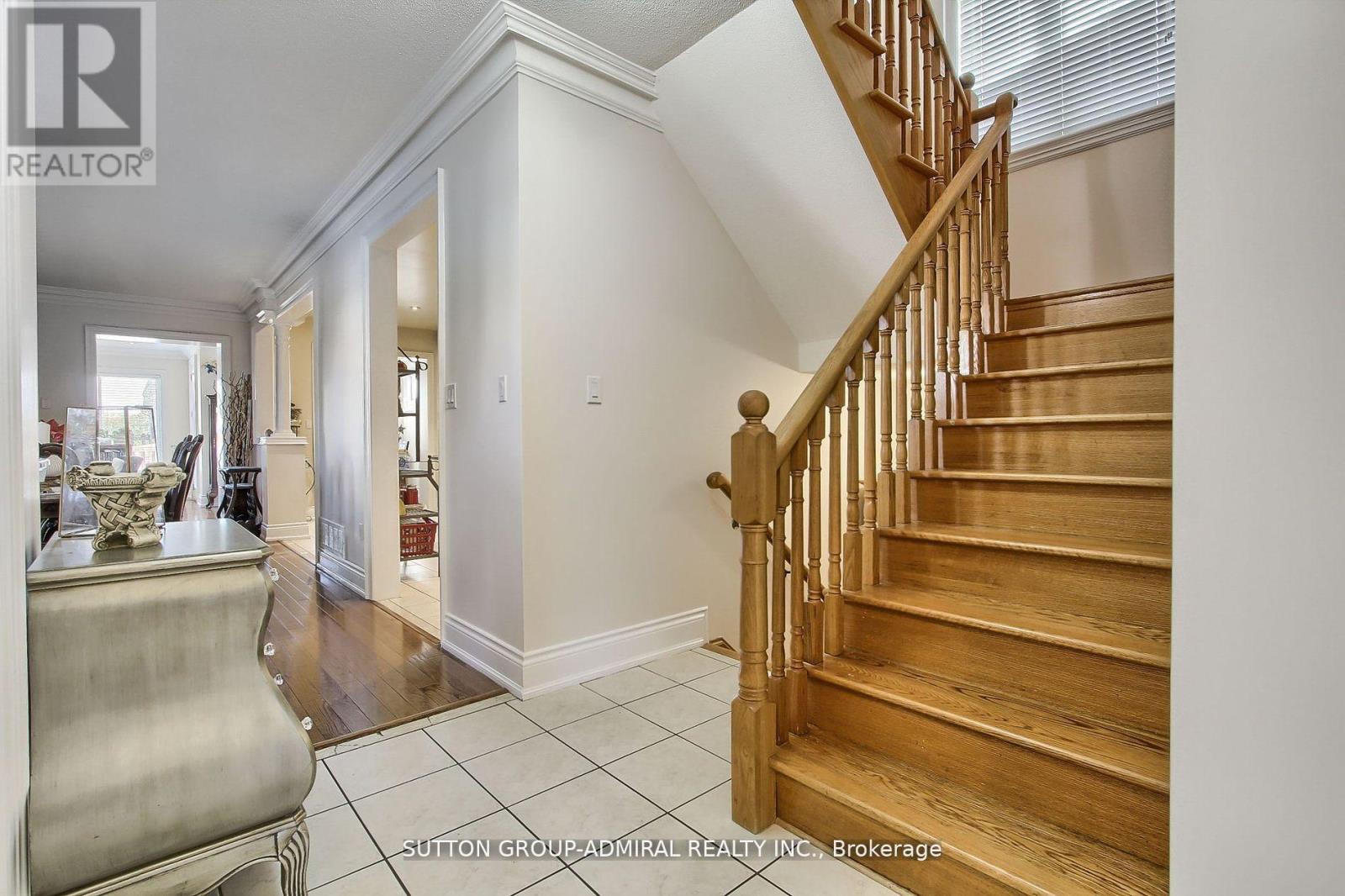 50 Guery Crescent, Vaughan, Ontario  L4L 9P5 - Photo 6 - N12119856