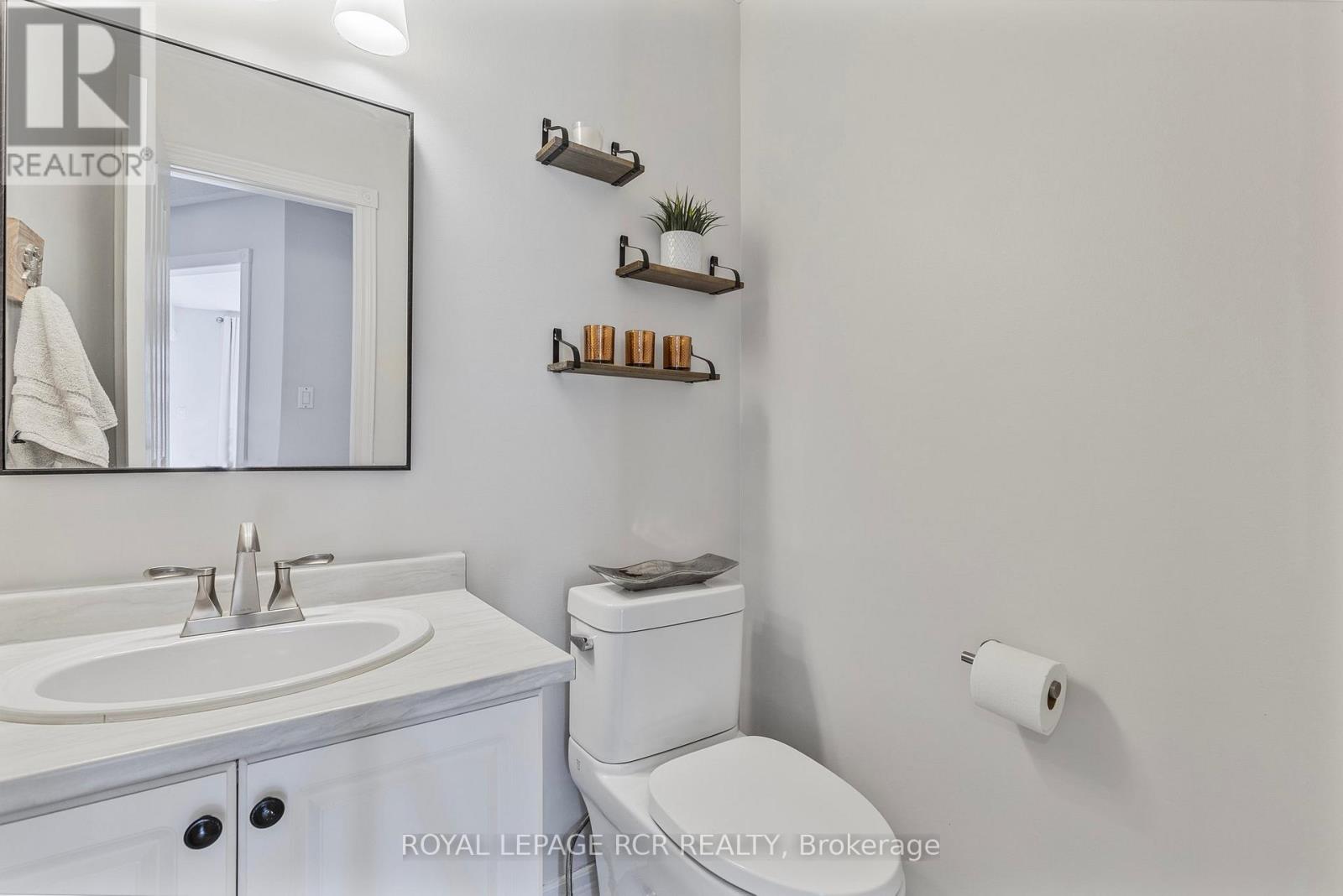 39 Prince Drive, Bradford West Gwillimbury, Ontario  L3Z 3B6 - Photo 11 - N12119903
