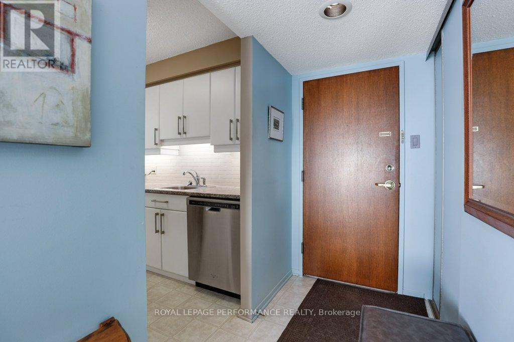 1904 - 470 Laurier Avenue W, Ottawa, Ontario  K1R 7W9 - Photo 10 - X12119950
