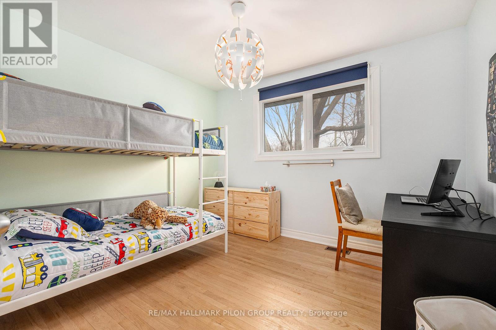 54 Scrivens Street, Ottawa, Ontario  K2B 6H1 - Photo 9 - X12119976