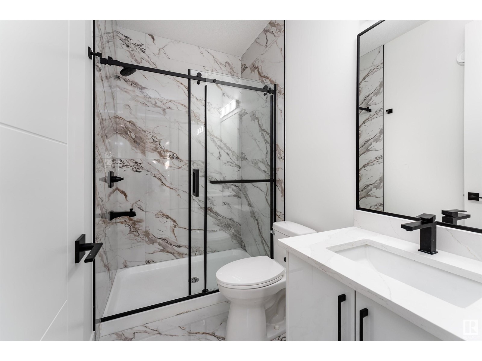 7020 Kiviaq Cr Sw, Edmonton, Alberta  T6W 5N6 - Photo 5 - E4434035