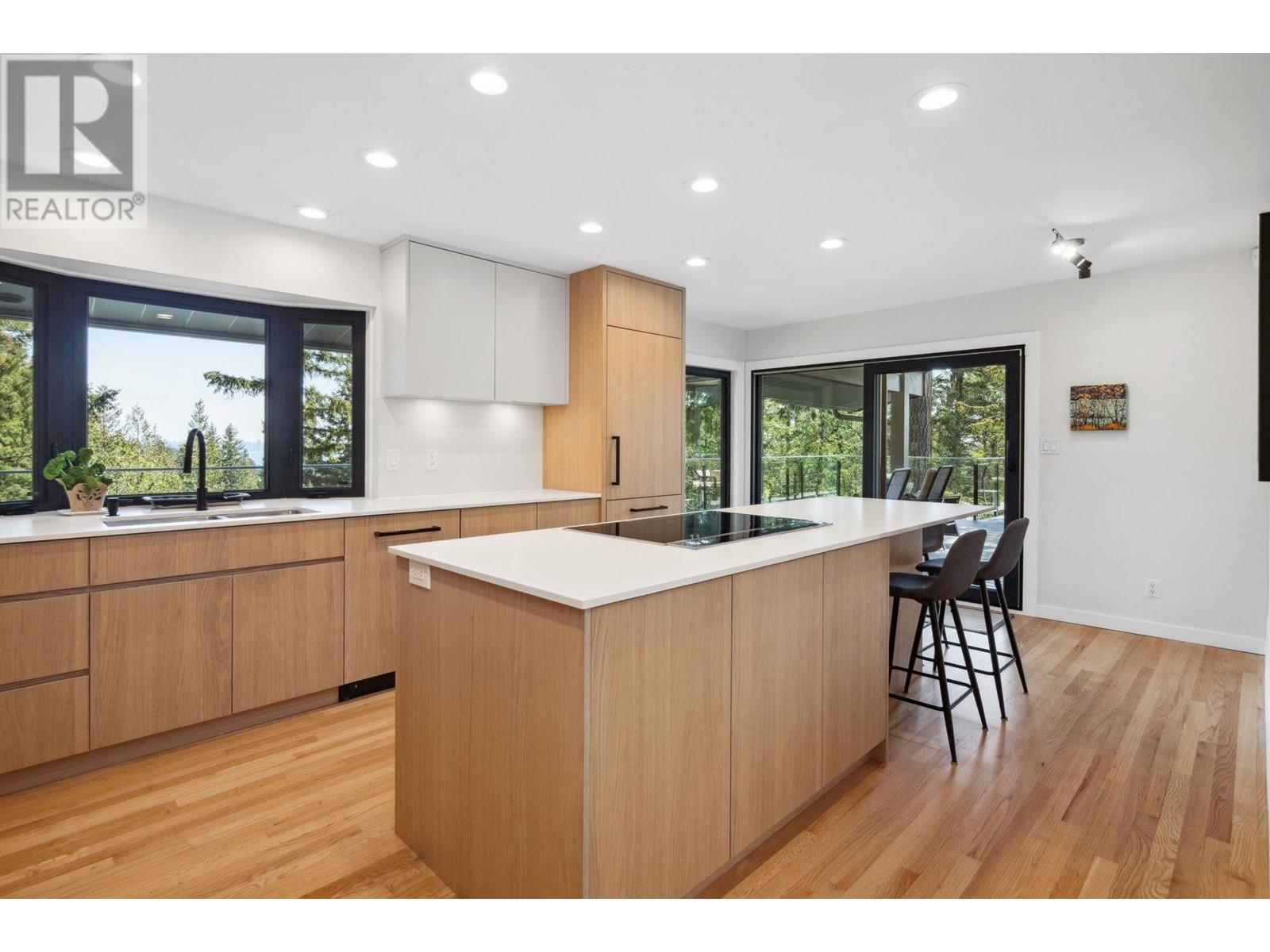 4044 Almondel Road, West Vancouver, British Columbia  V7V 3L5 - Photo 7 - R2997356