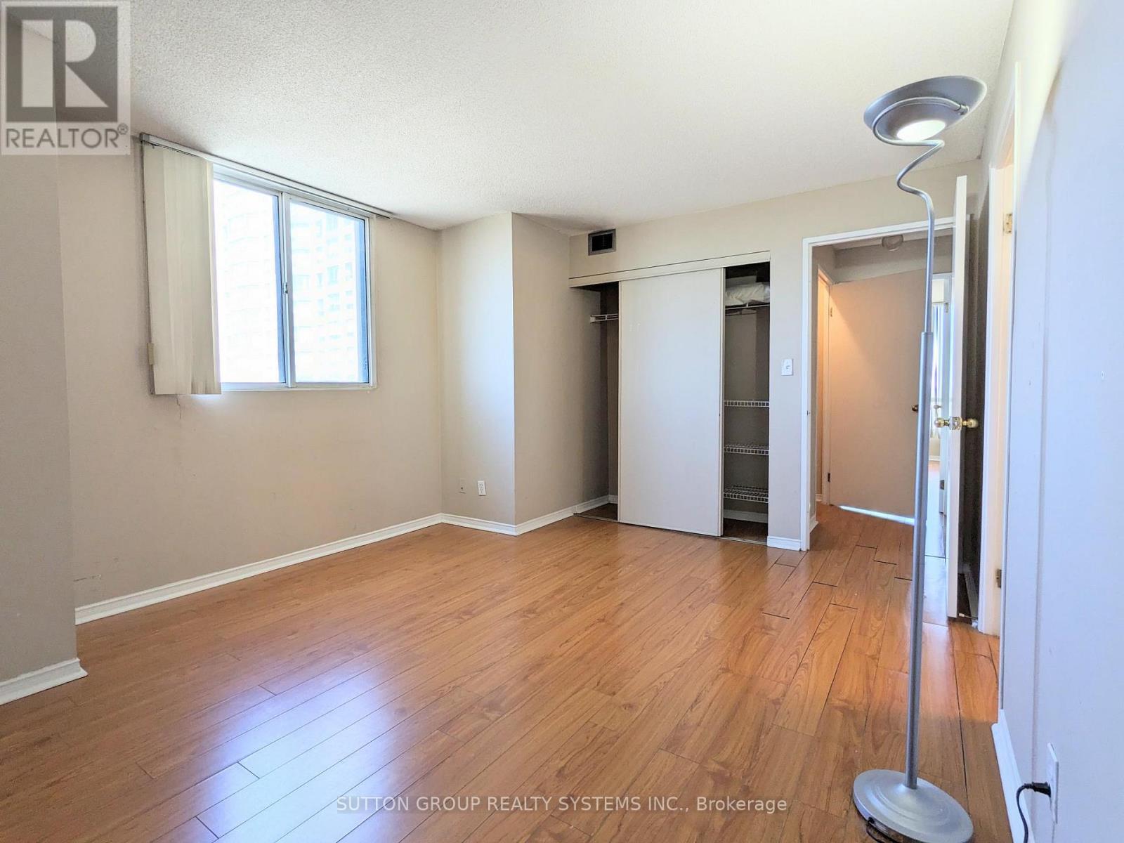 1112 - 155 Hillcrest Avenue, Mississauga, Ontario  L5B 3Z2 - Photo 16 - W12119627