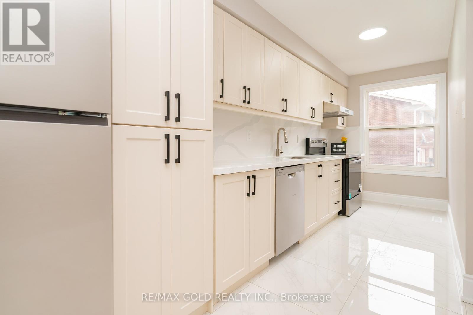 17 Eden Park Drive, Brampton, Ontario  L6T 3A5 - Photo 11 - W12119732