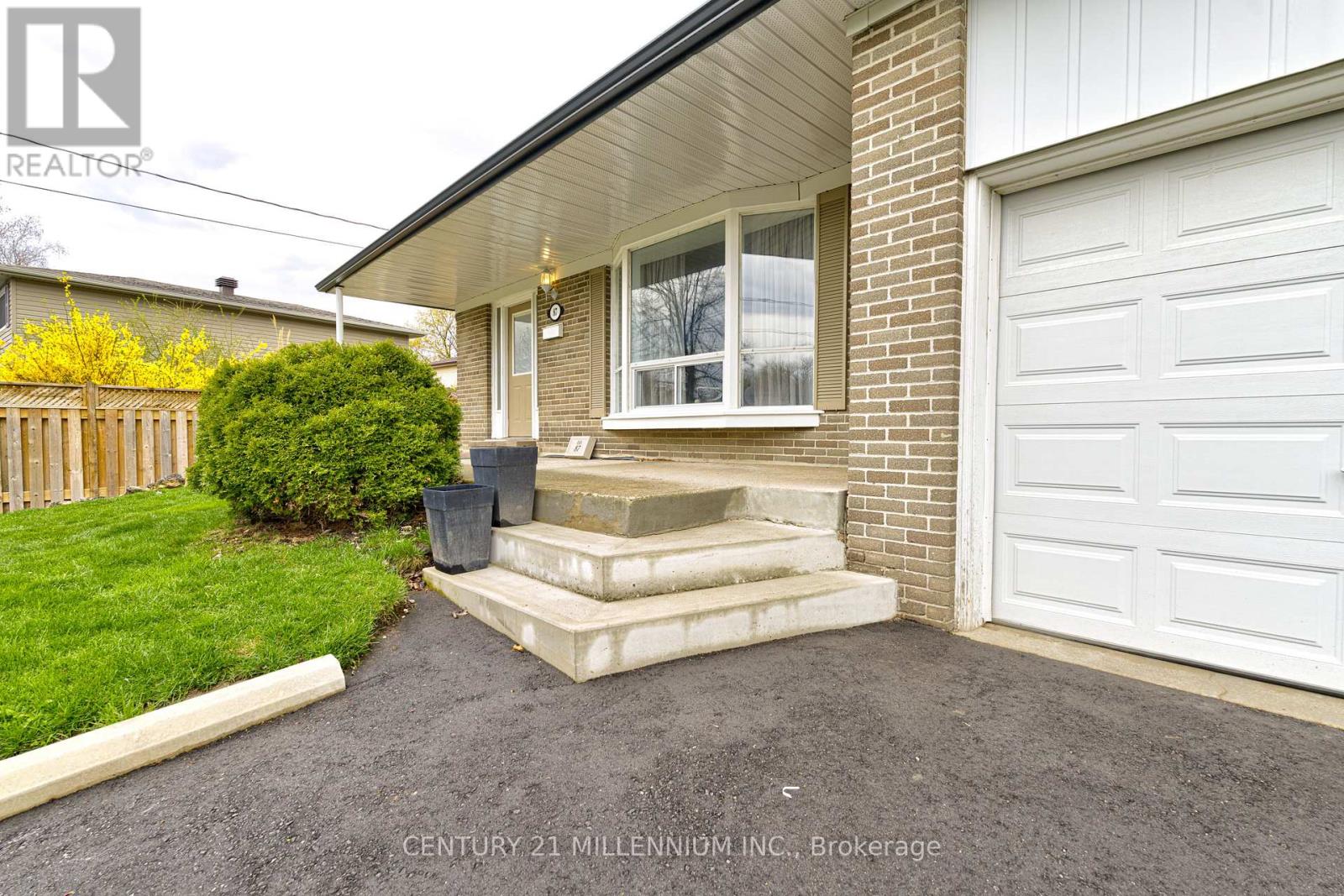 Property at 87 PENNINGTON CRESCENT image 3