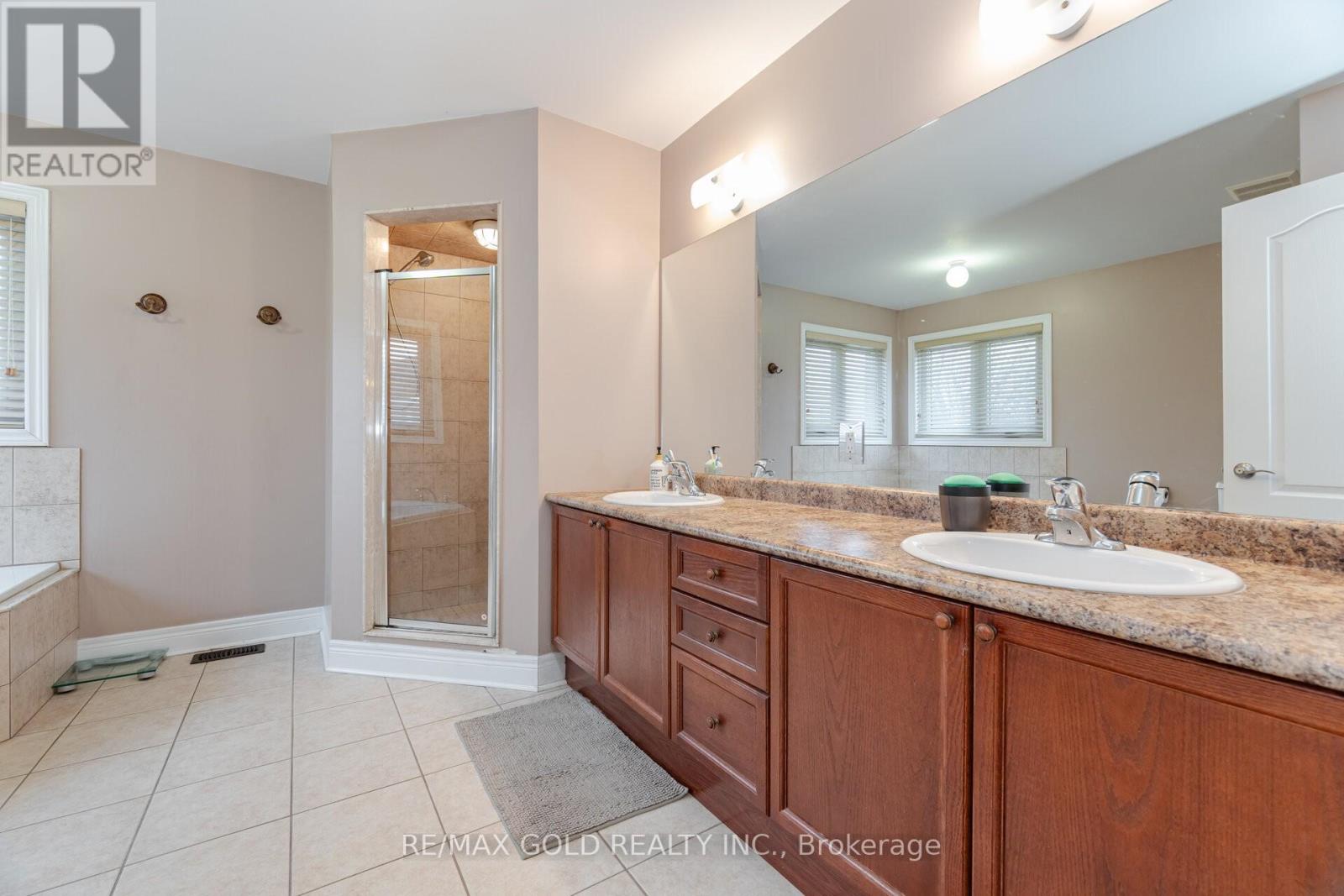 59 Saint Hubert Drive, Brampton, Ontario  L6P 1Y5 - Photo 21 - W12119909