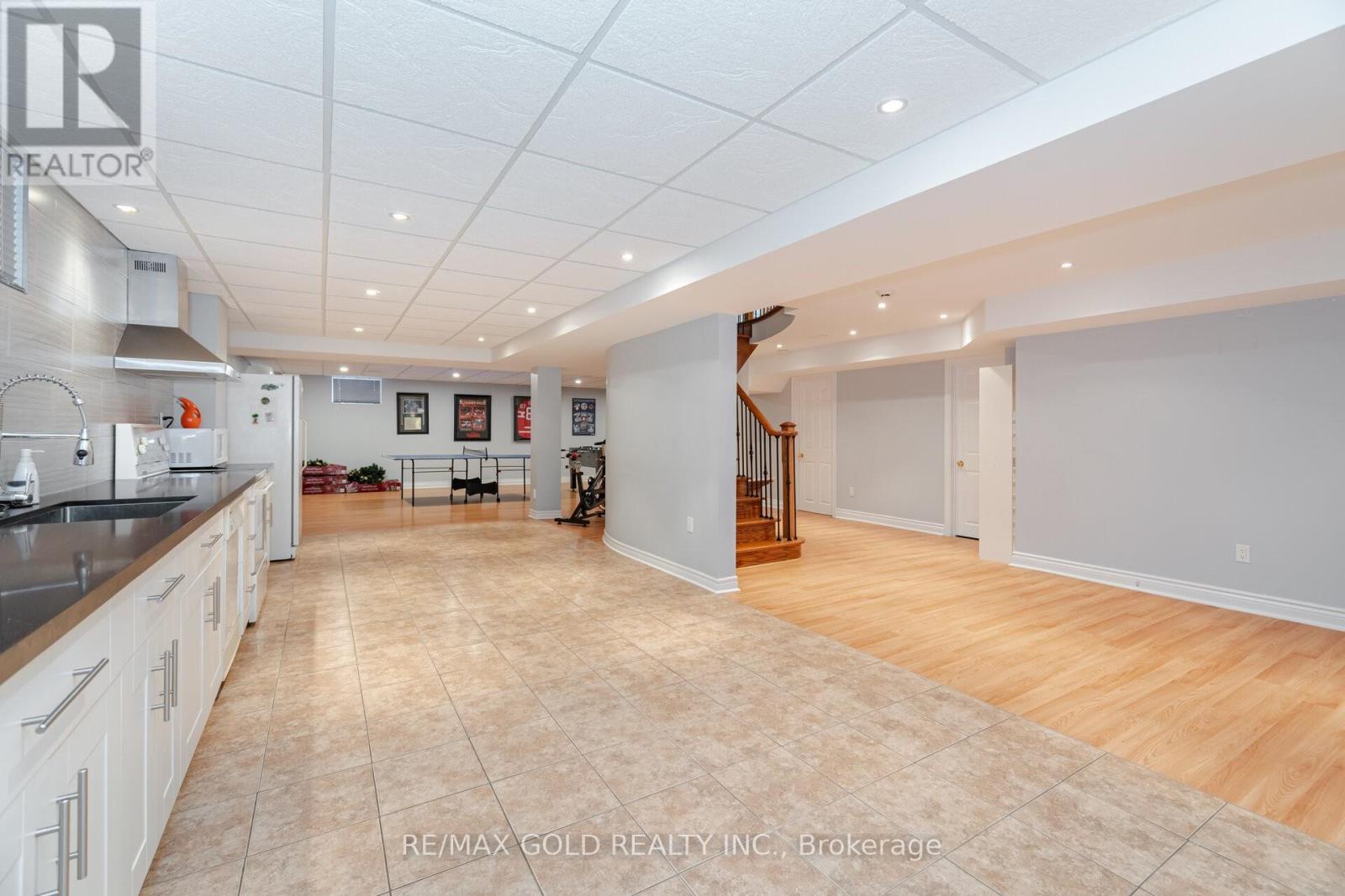 59 Saint Hubert Drive, Brampton, Ontario  L6P 1Y5 - Photo 29 - W12119909
