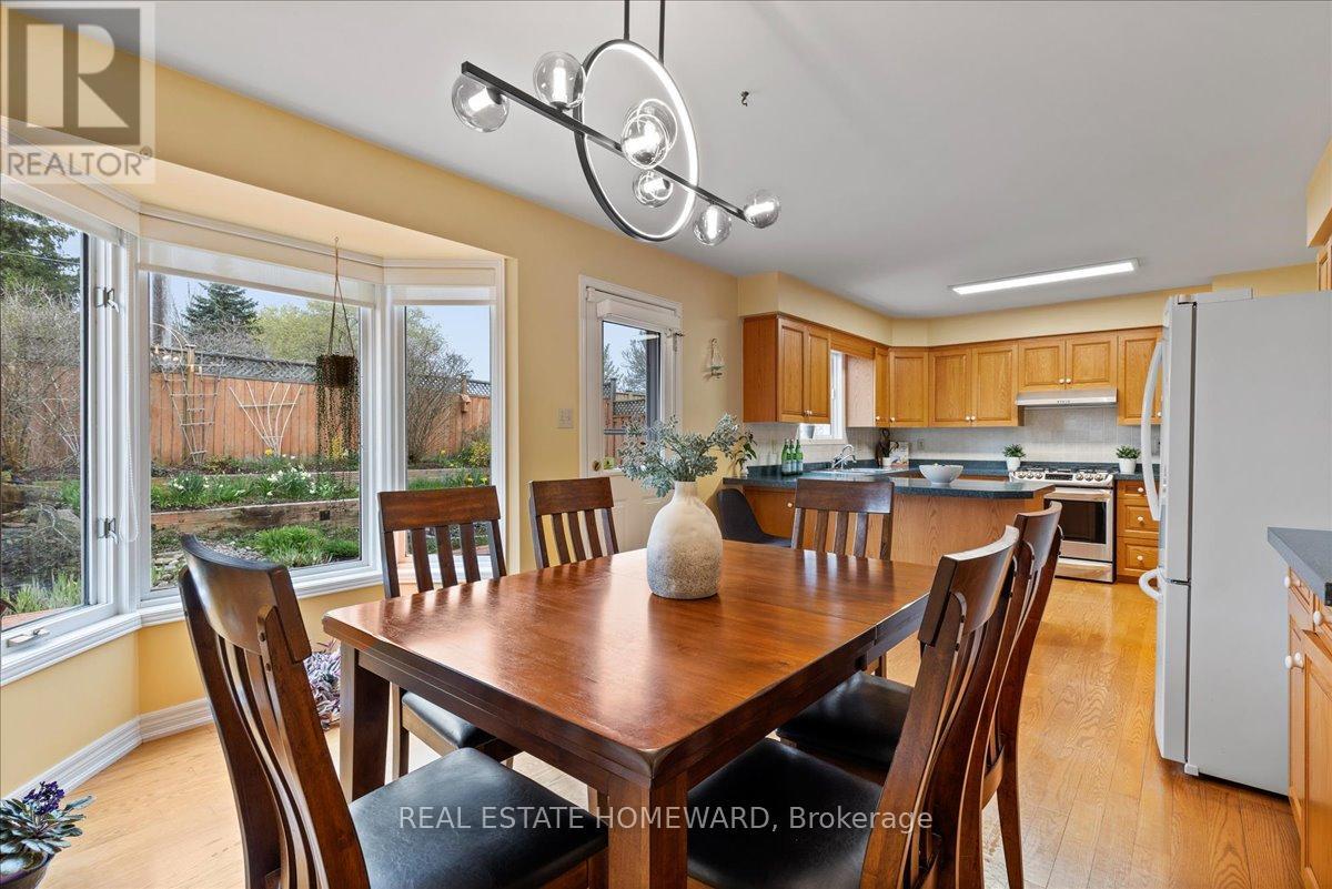 339 Bushview Crescent, Waterloo, Ontario  N2V 2A6 - Photo 15 - X12119742