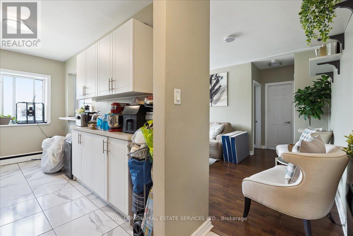 291 East 38th Street, Hamilton, Ontario  L8V 4G2 - Photo 14 - X12119785