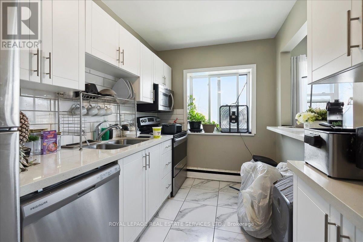 291 East 38th Street, Hamilton, Ontario  L8V 4G2 - Photo 15 - X12119785