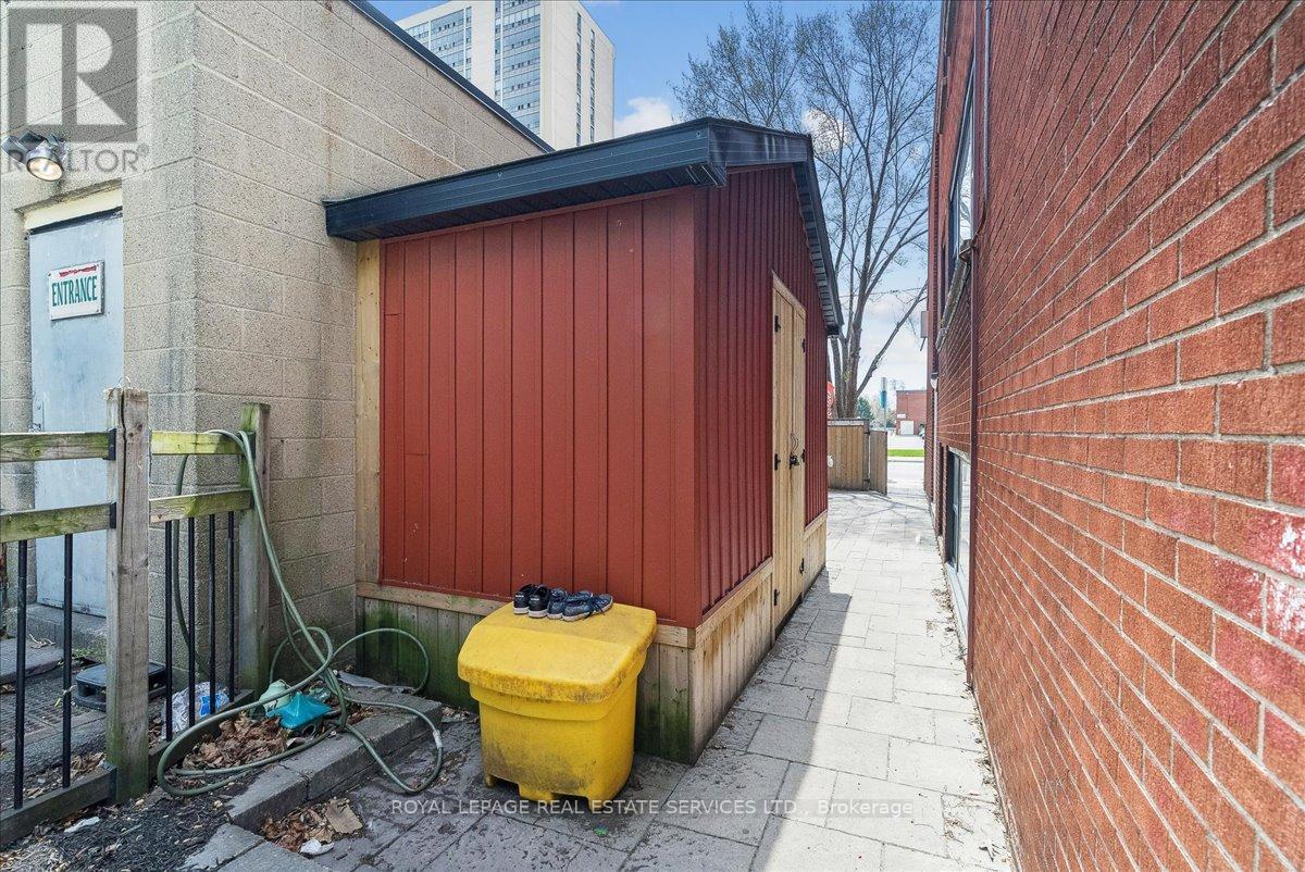 291 East 38th Street, Hamilton, Ontario  L8V 4G2 - Photo 22 - X12119785