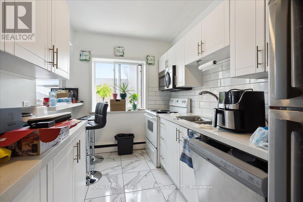 291 East 38th Street, Hamilton, Ontario  L8V 4G2 - Photo 9 - X12119785