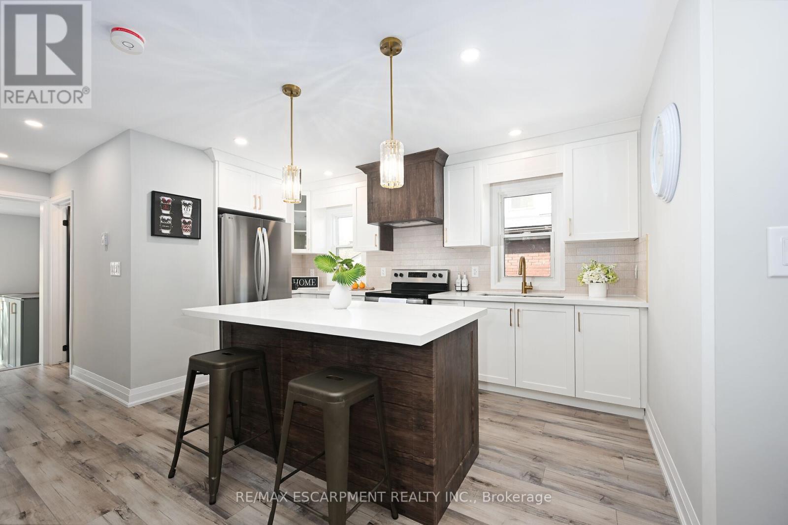 282 Ottawa Street S, Hamilton, Ontario  L8K 2G1 - Photo 4 - X12119813